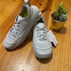 CROCS Light Gray Platform Athletic Lace-Up Sneakers